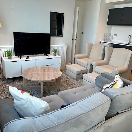 Lovely 1 Bed Apartment - Old Trafford 曼彻斯特 外观 照片