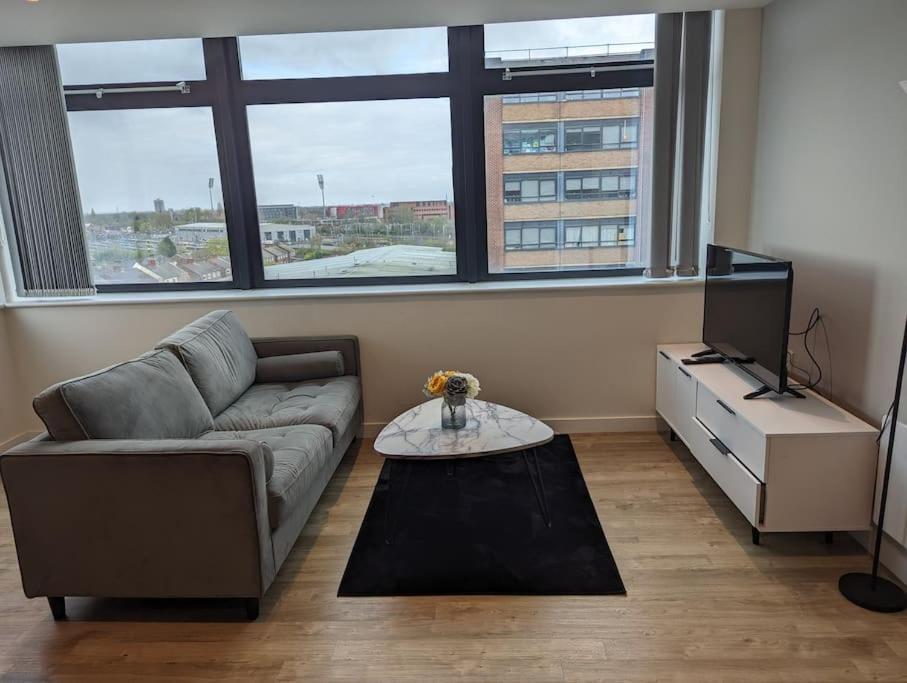 Lovely 1 Bed Apartment - Old Trafford 曼彻斯特 外观 照片