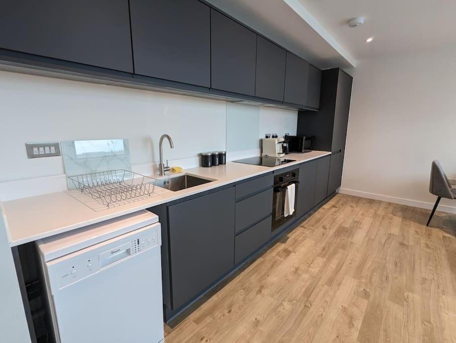 Lovely 1 Bed Apartment - Old Trafford 曼彻斯特 外观 照片
